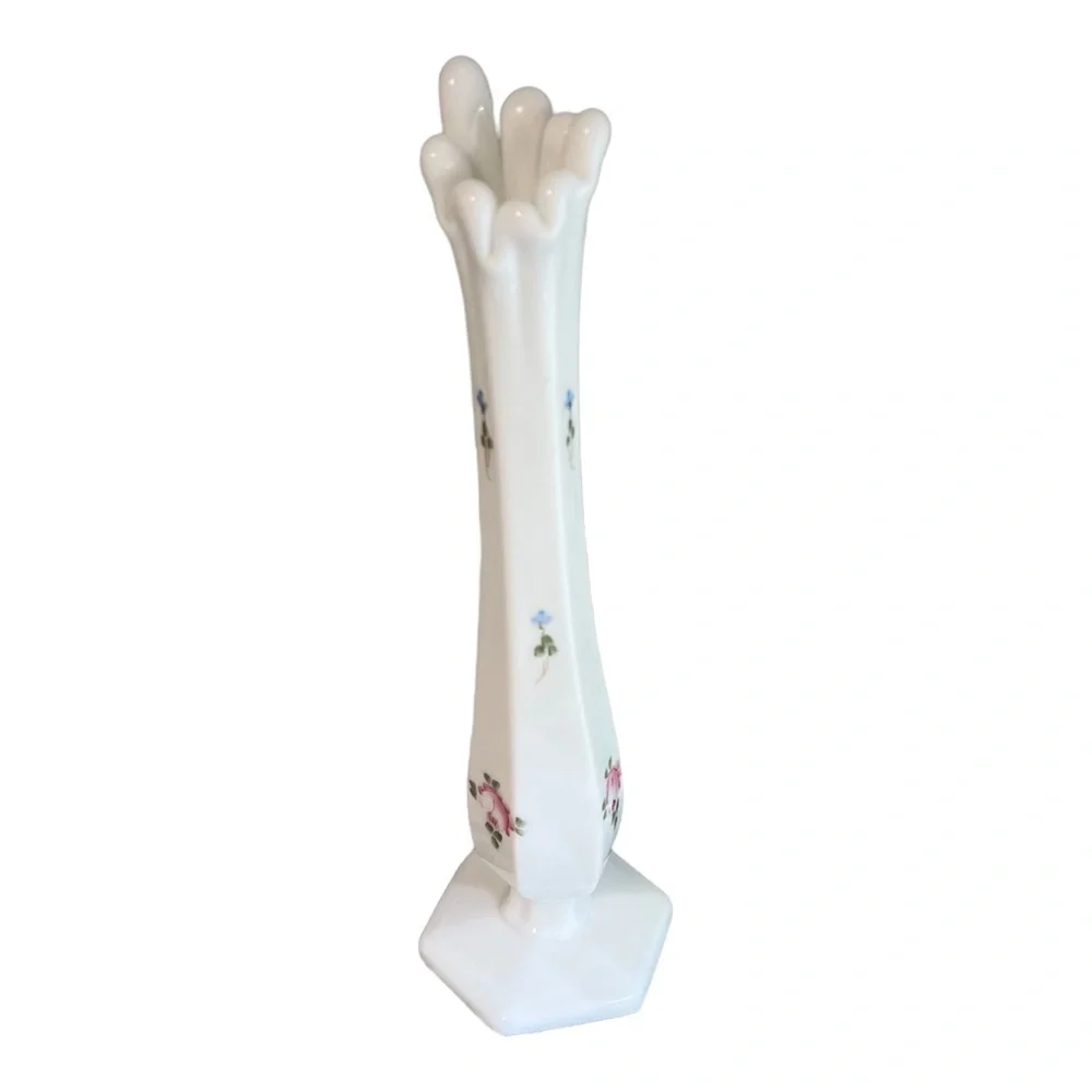 Westmoreland Swung Milk Glass Bud Vase Vintage Collectible - Picture 4 of 15